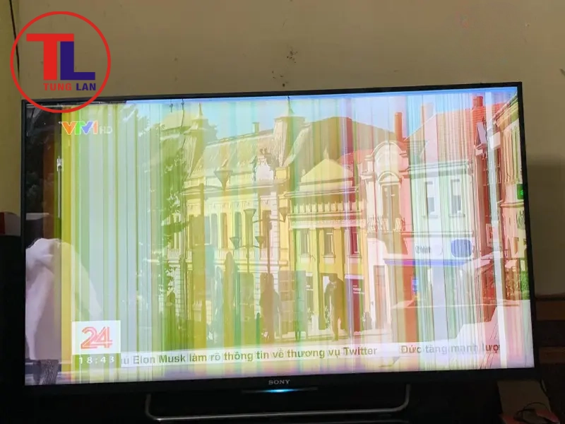 Màn hình có vệt màu lạ hoặc sọc màu