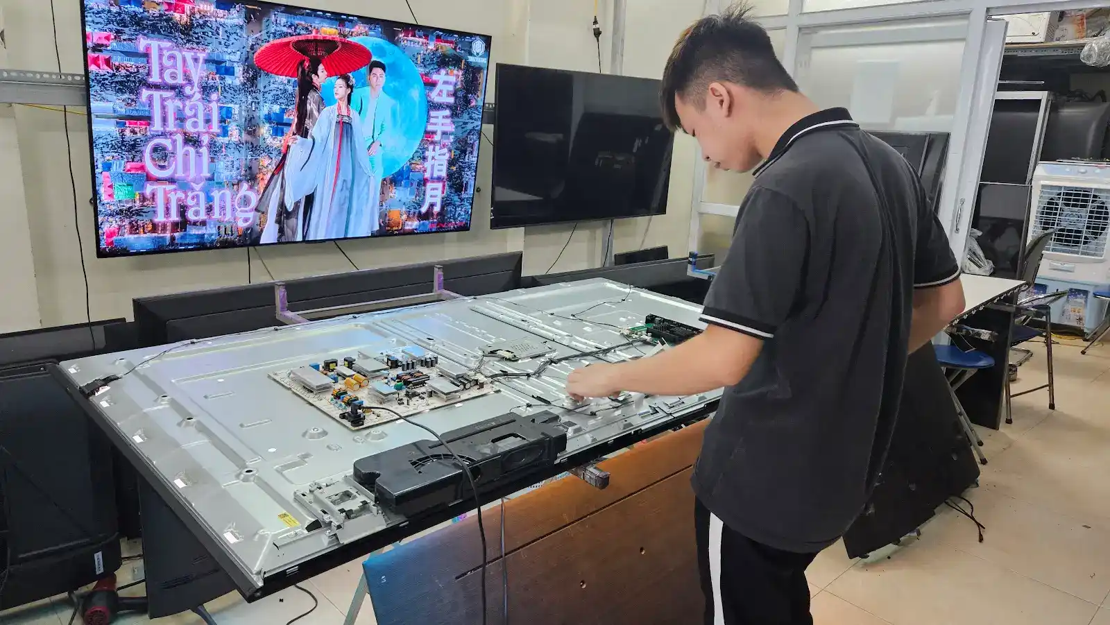 Điều kiện bảo hành linh kiện thay thế cho Tivi