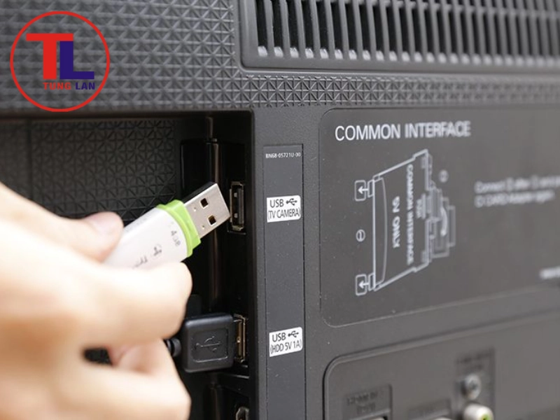 Tại sao nên cập nhật phần mềm Tivi TCL bằng USB?