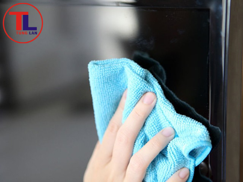 Chi tiết quy trình thay màn hình tại trung tâm Tùng Lan.
