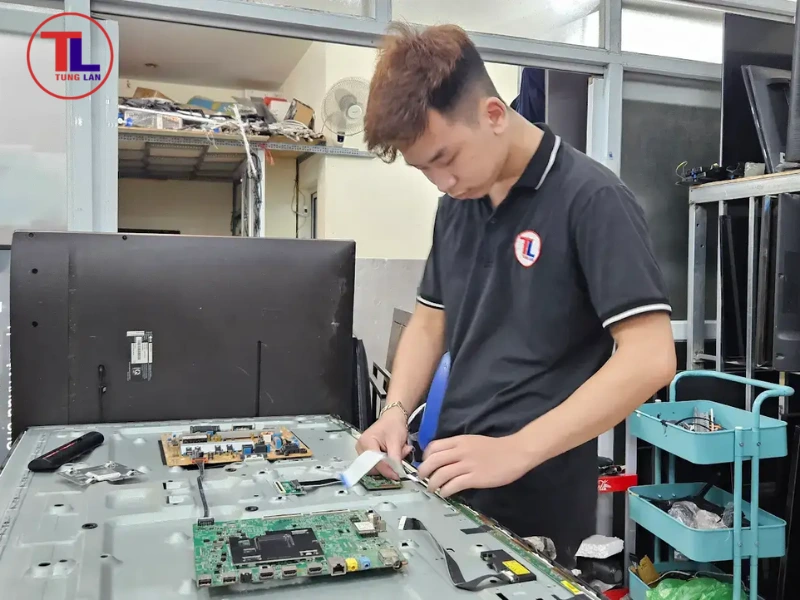 Bảng giá dịch vụ sửa tivi Samsung không lên hình tại Tùng Lan