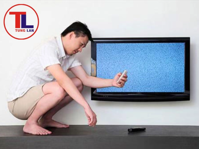 Quy trình xử lý an toàn khi nghi ngờ tivi bị sét đánh