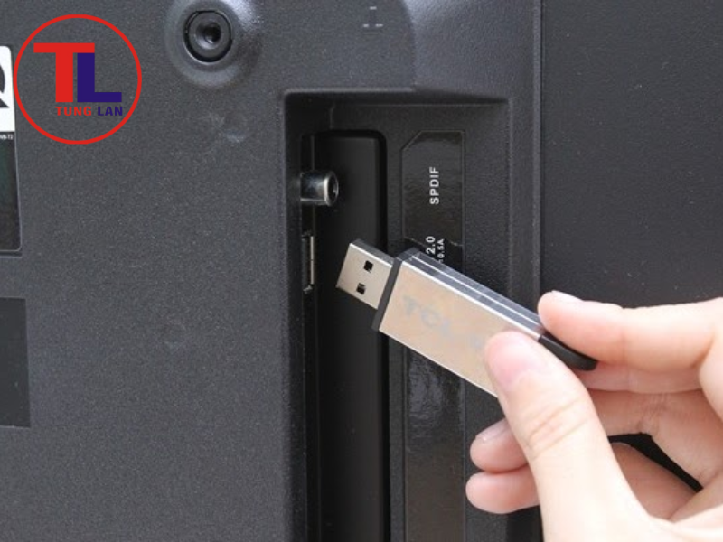 Chuẩn bị trước khi cập nhật phần mềm tivi TCL bằng USB