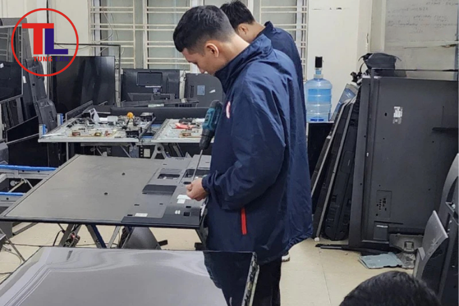 Thay Màn Tivi Samsung Giá Bao Nhiêu Tiền?
