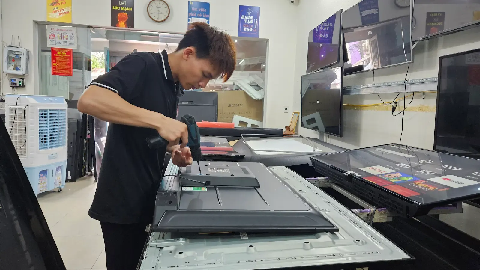 Cách phòng tránh tình trạng màn hình tivi LG bị đốm trắng