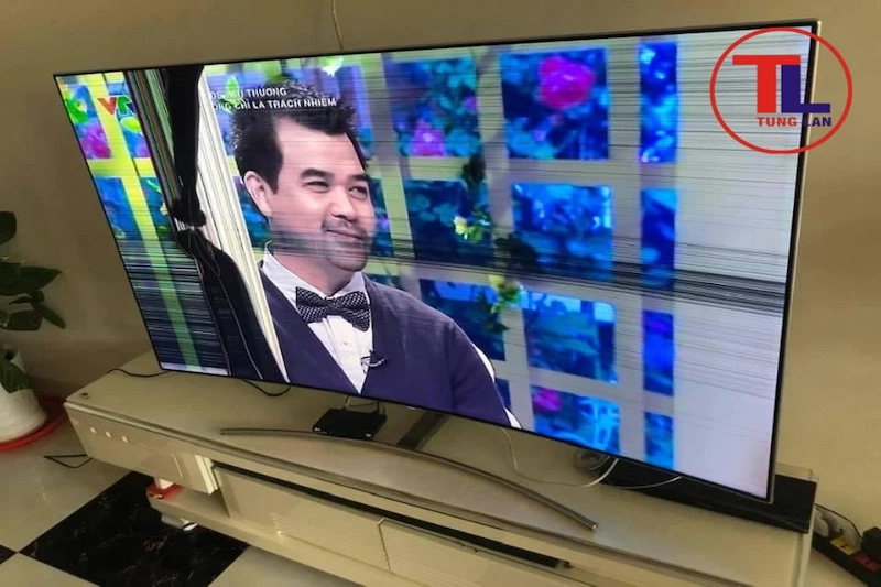 tivi bị nứt màn hình