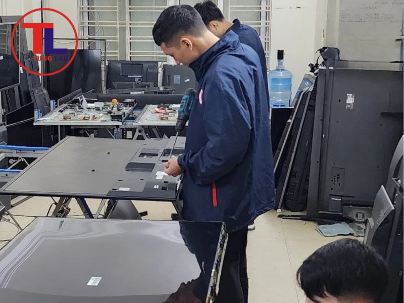 Chi phí thay màn hình tivi Samsung