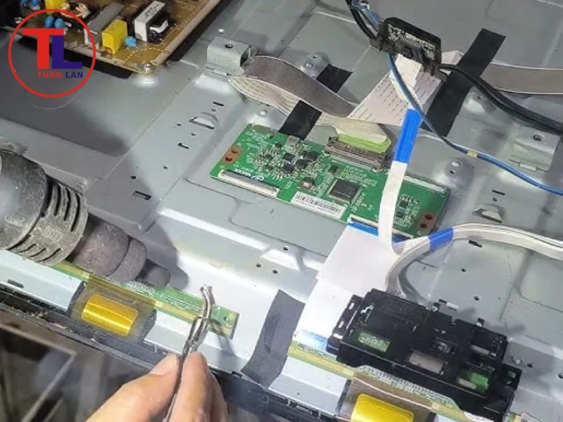 Nên sửa bo mạch hay mua Tivi mới?