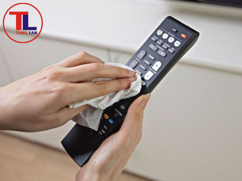 Lau bụi thường xuyên để tránh bị liệt phím