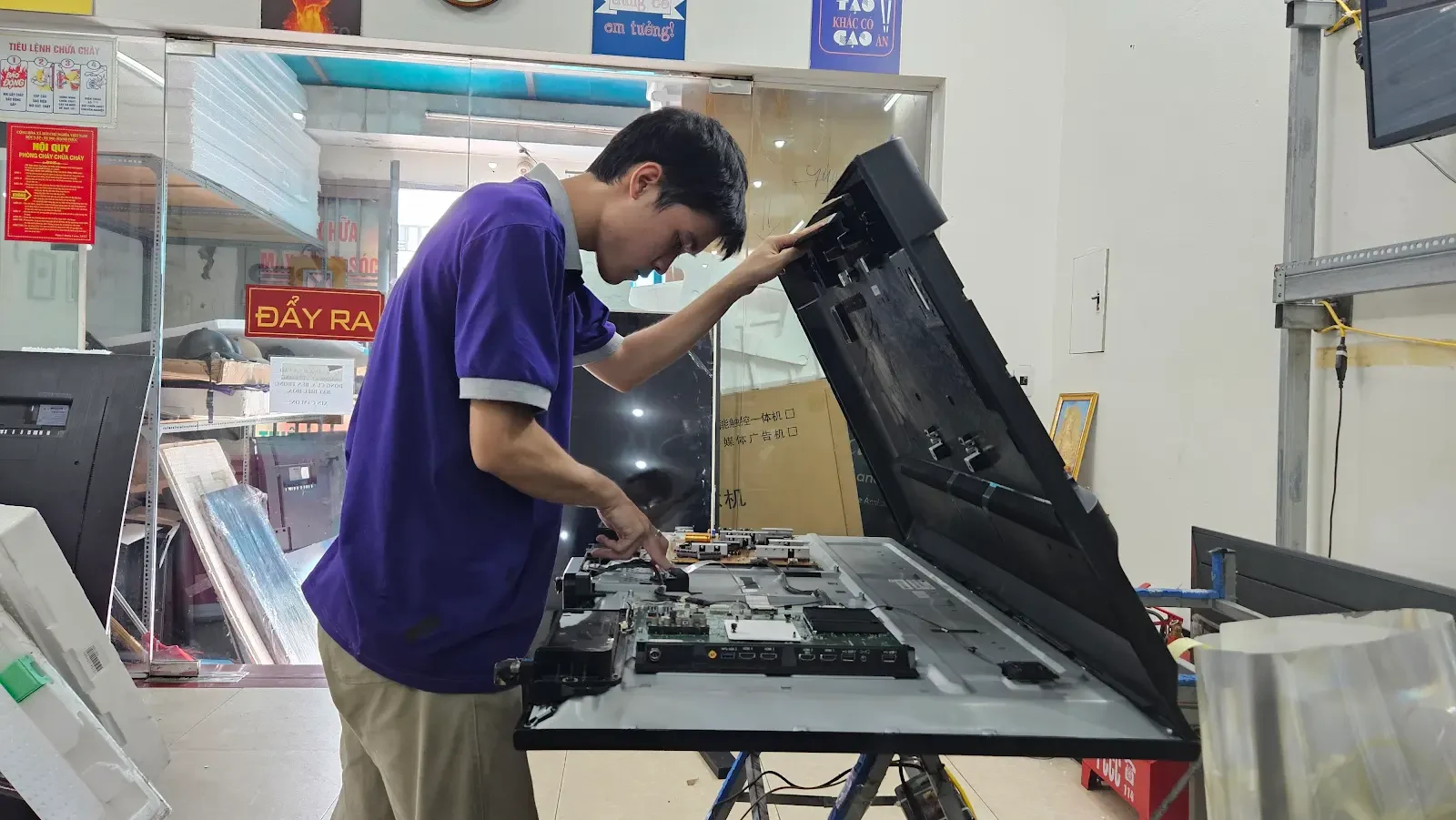 Điều kiện bảo hành linh kiện thay thế cho Tivi