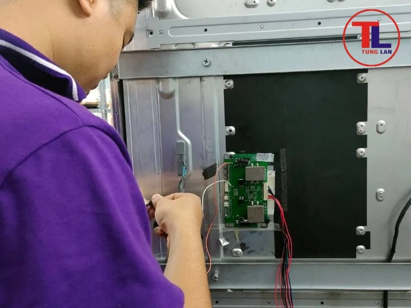 Tivi Sony Bị Tối Đen Màn Hình: Nguyên Nhân & Cách Sửa