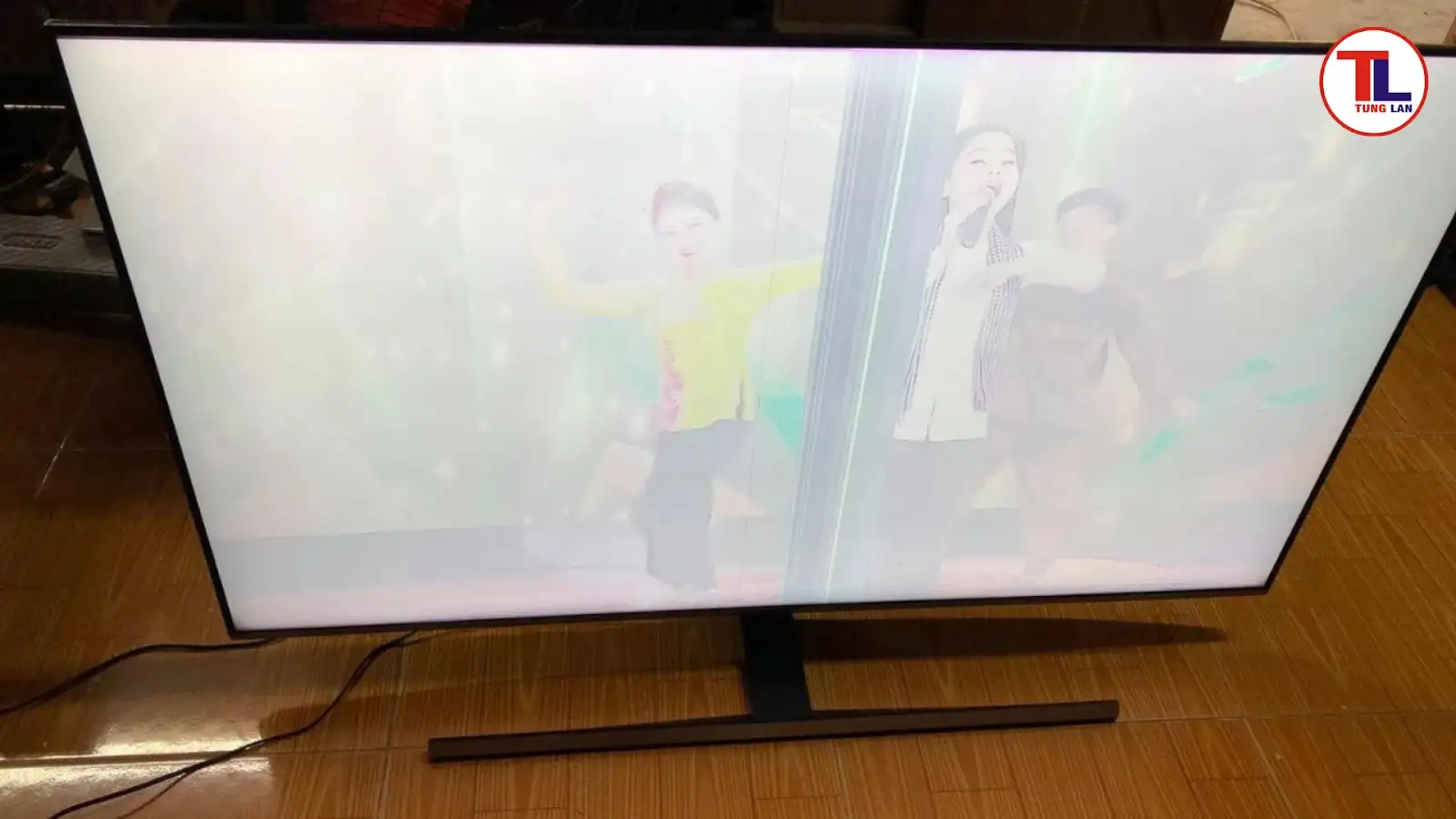 Nguyên nhân khiến tivi TCL bị trắng màn hình