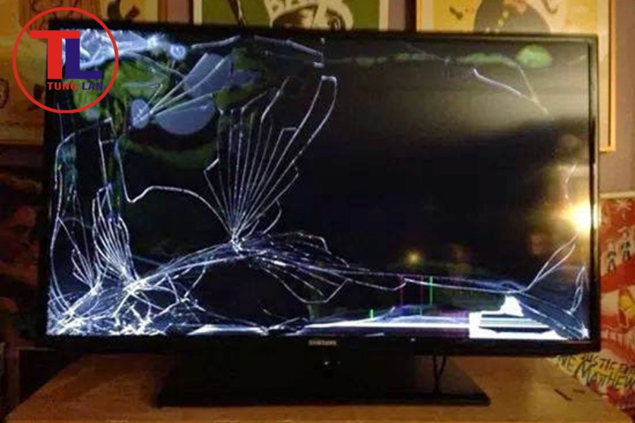 Tivi bị nứt màn hình có sửa được không? Bảng giá mới nhất