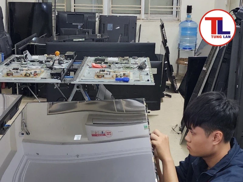 tivi samsung bị tối nửa màn hình