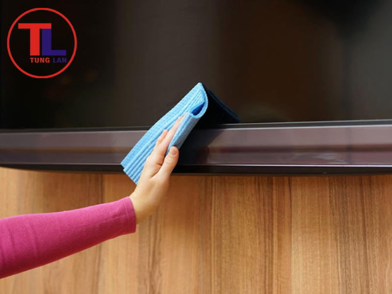 Vệ sinh tivi định kỳ và thông gió tốt